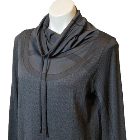 Under Armour NWOT gray theadborne seamless funnel neck heatgear top L - Picture 7 of 16